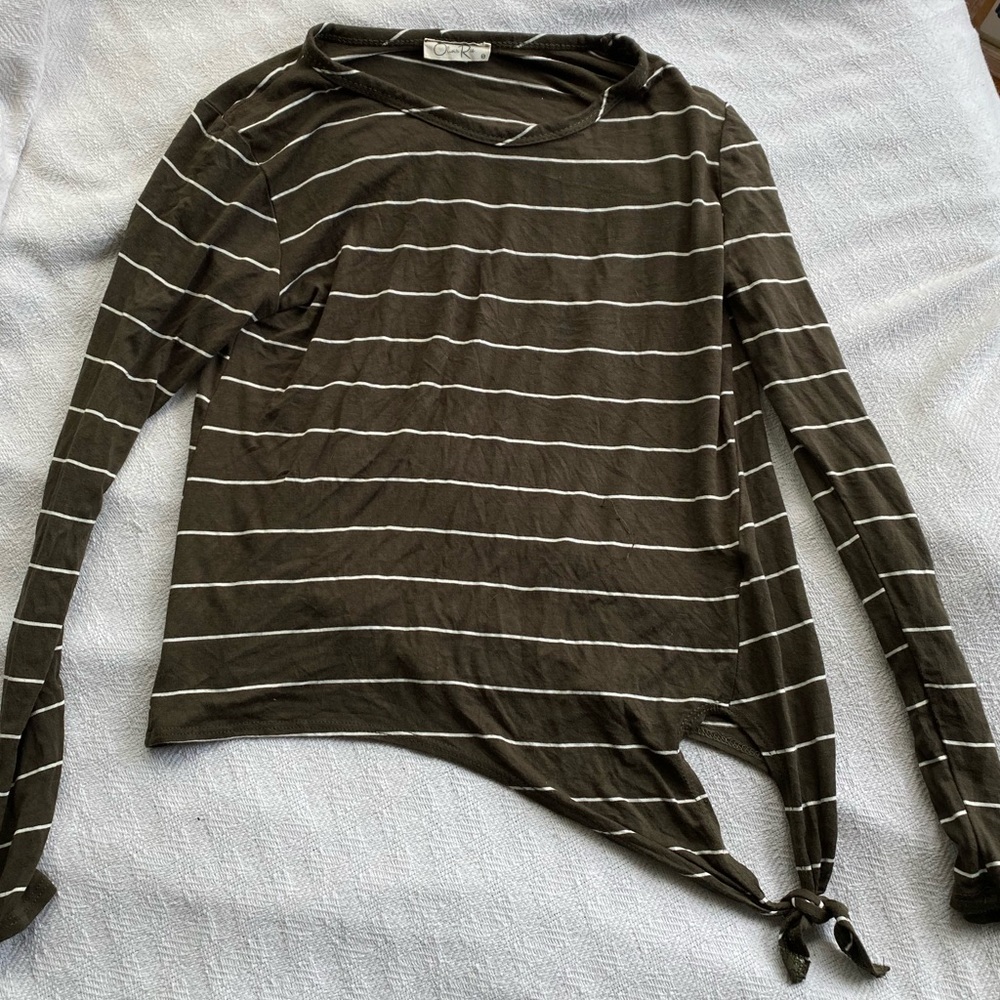 OLIVIA-RAE Top w/ side knot